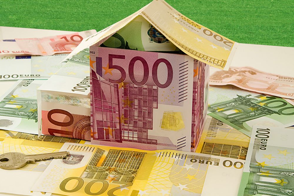 Foto: Haus aus Euroscheinen